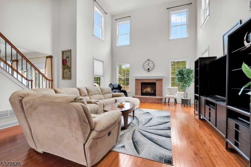 Mount Olive Twp., New Jersey, 07836, United States, 4 Bedrooms Bedrooms, ,6 BathroomsBathrooms,Residential,Active,1902935