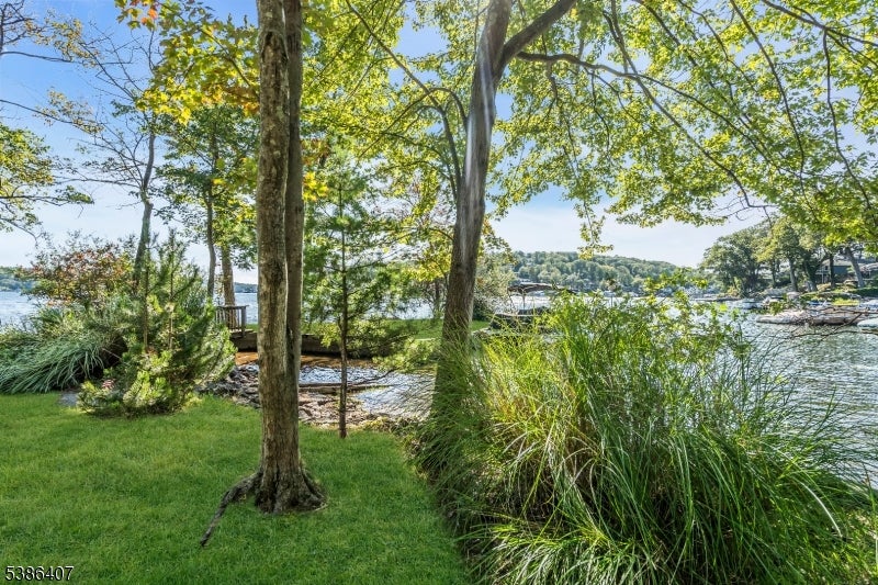 Hopatcong Boro, New Jersey, 07843, United States, 3 Bedrooms Bedrooms, ,2 BathroomsBathrooms,Residential,Active,1952050