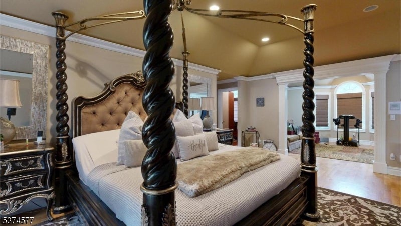 West Orange Twp., New Jersey, 07052, United States, 5 Bedrooms Bedrooms, ,5 BathroomsBathrooms,Residential,Active,1903195