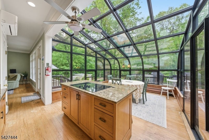 Boonton Twp., New Jersey, 07005, United States, 4 Bedrooms Bedrooms, ,3 BathroomsBathrooms,Residential,Active,2052013