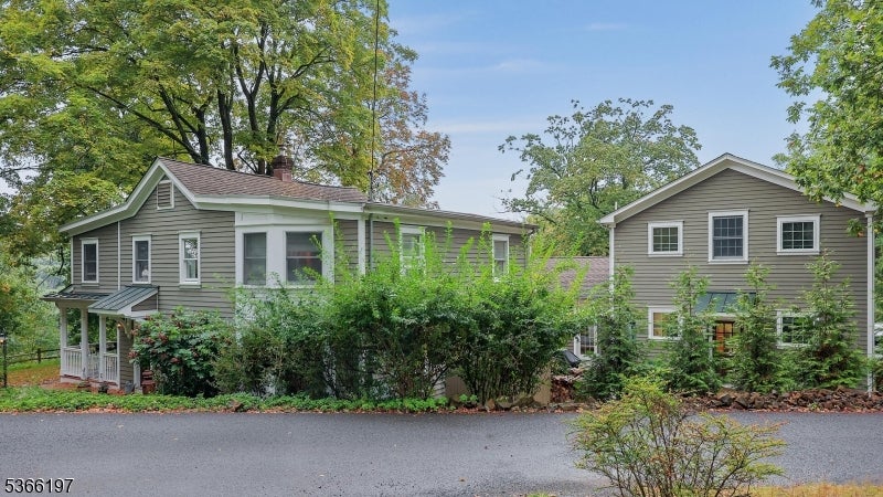 Watchung Boro, New Jersey, 07069, United States, 5 Bedrooms Bedrooms, ,4 BathroomsBathrooms,Residential,Active,1962192