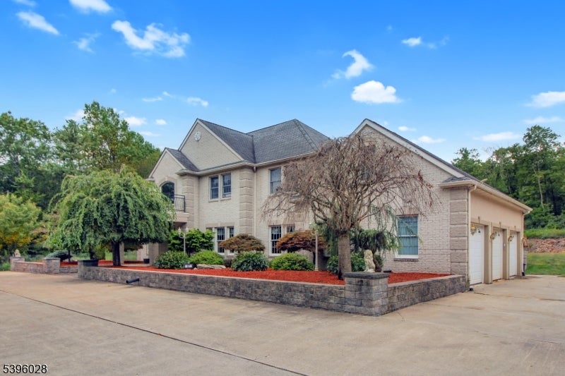 Blairstown Twp., New Jersey, 07832, United States, 6 Bedrooms Bedrooms, ,3 BathroomsBathrooms,Residential,Active,1988731