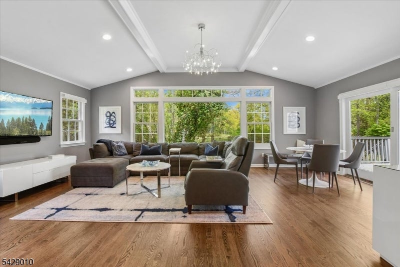 Millburn Twp., New Jersey, 07078, United States, 3 Bedrooms Bedrooms, ,4 BathroomsBathrooms,Residential,Active,2045397