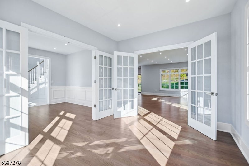 Livingston Twp., New Jersey, 07039, United States, 6 Bedrooms Bedrooms, ,6 BathroomsBathrooms,Residential,Active,1993679