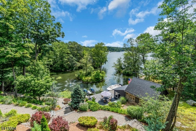 Hopatcong Boro, New Jersey, 07821, United States, 3 Bedrooms Bedrooms, ,3 BathroomsBathrooms,Residential,Active,2043427
