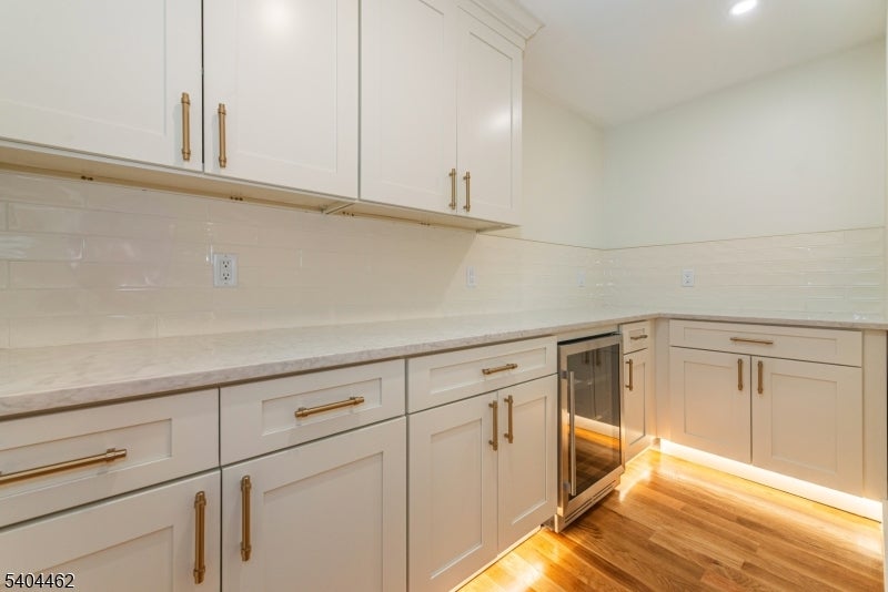 West Caldwell Twp., New Jersey, 07006, United States, 4 Bedrooms Bedrooms, ,5 BathroomsBathrooms,Residential,Active,2009168