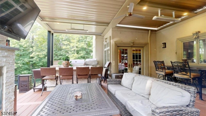 West Orange Twp., New Jersey, 07052, United States, 5 Bedrooms Bedrooms, ,5 BathroomsBathrooms,Residential,Active,1903195