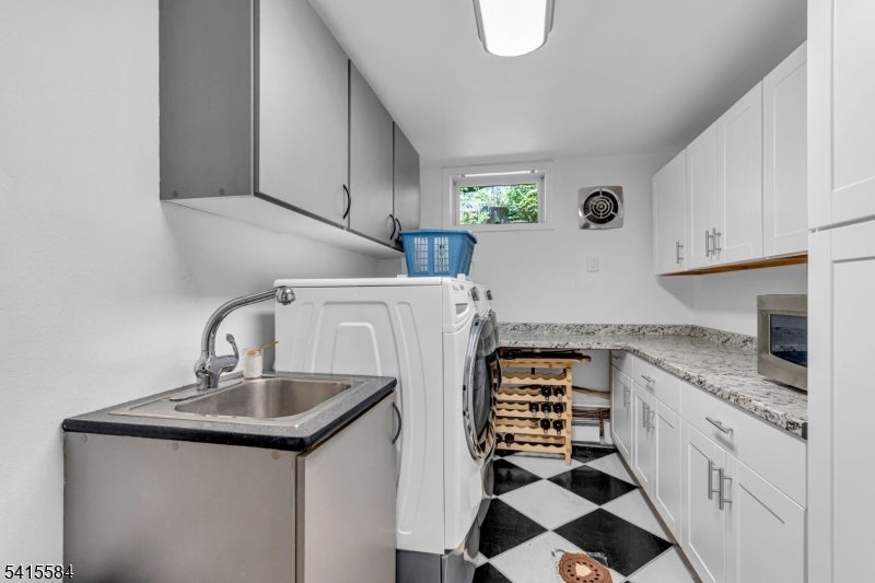 Hopatcong Boro, New Jersey, 07821, United States, 3 Bedrooms Bedrooms, ,3 BathroomsBathrooms,Residential,Active,2043427