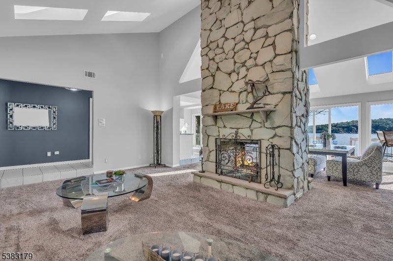 Hopatcong Boro, New Jersey, 07843, United States, 3 Bedrooms Bedrooms, ,2 BathroomsBathrooms,Residential,Active,1946536