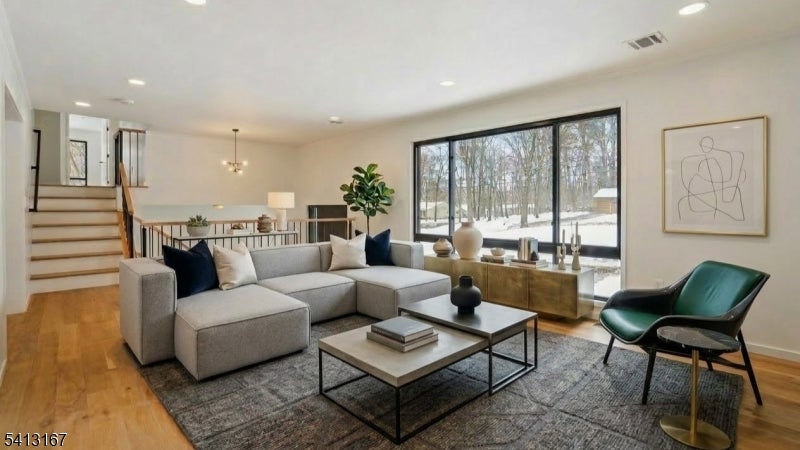 Parsippany-Troy Hills Twp., New Jersey, 07054, United States, 4 Bedrooms Bedrooms, ,4 BathroomsBathrooms,Residential,Active,2021957