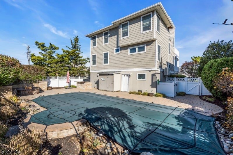 Ship Bottom Boro, New Jersey, 08008, United States, 5 Bedrooms Bedrooms, ,4 BathroomsBathrooms,Residential,Active,1996256