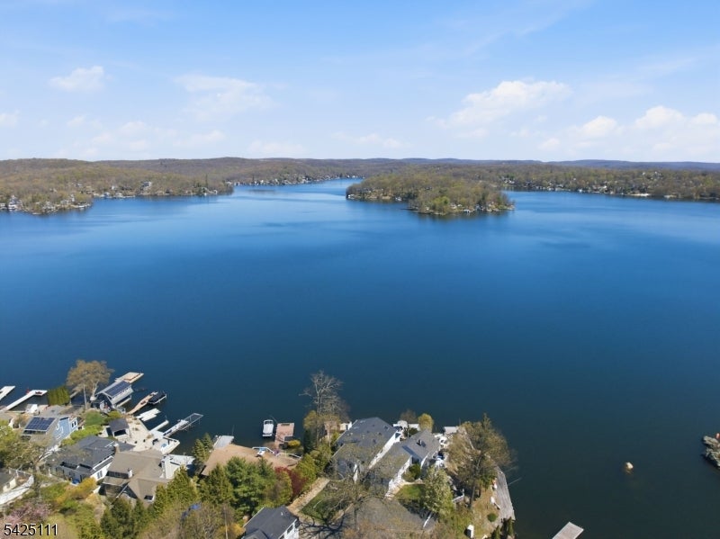 Hopatcong Boro, New Jersey, 07843, United States, 3 Bedrooms Bedrooms, ,4 BathroomsBathrooms,Residential,Active,2043433