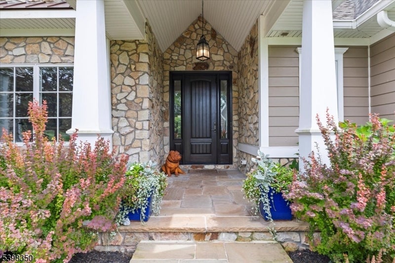 Peapack Gladstone Boro, New Jersey, 07934, United States, 4 Bedrooms Bedrooms, ,5 BathroomsBathrooms,Residential,Active,1996292