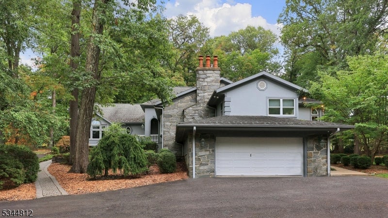 Watchung Boro, New Jersey, 07069, United States, 5 Bedrooms Bedrooms, ,4 BathroomsBathrooms,Residential,Active,1952610