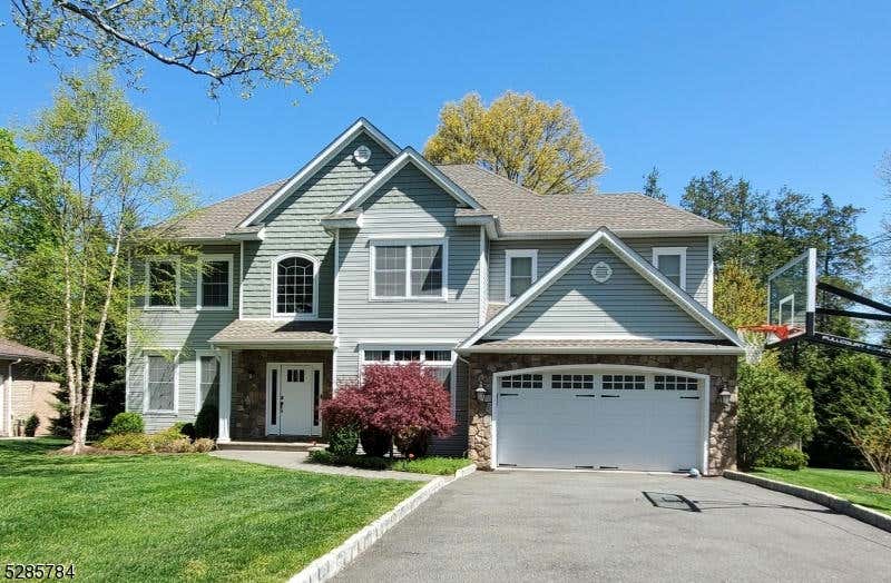 4 TOWNSEND DR, FLORHAM PARK BORO, NJ 07932, photo 1 of 40