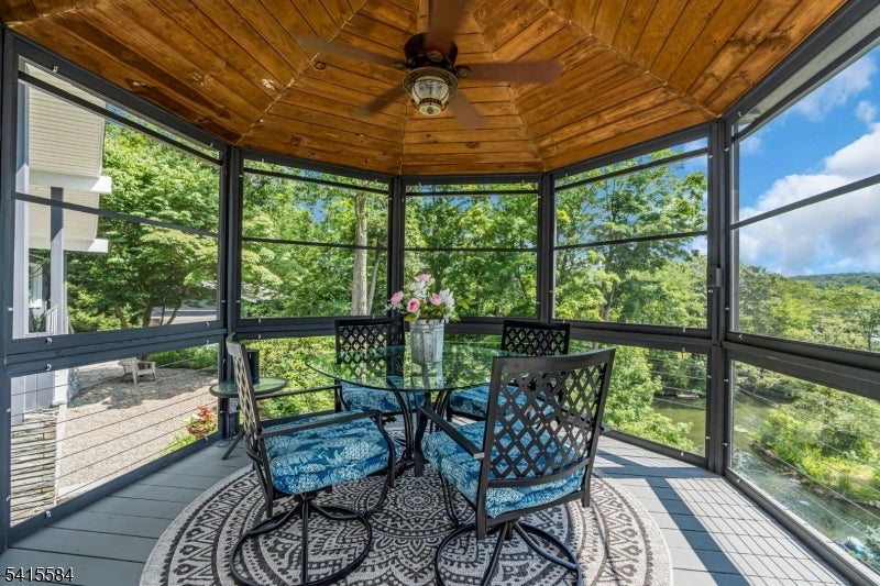 Hopatcong Boro, New Jersey, 07821, United States, 3 Bedrooms Bedrooms, ,3 BathroomsBathrooms,Residential,Active,2043427