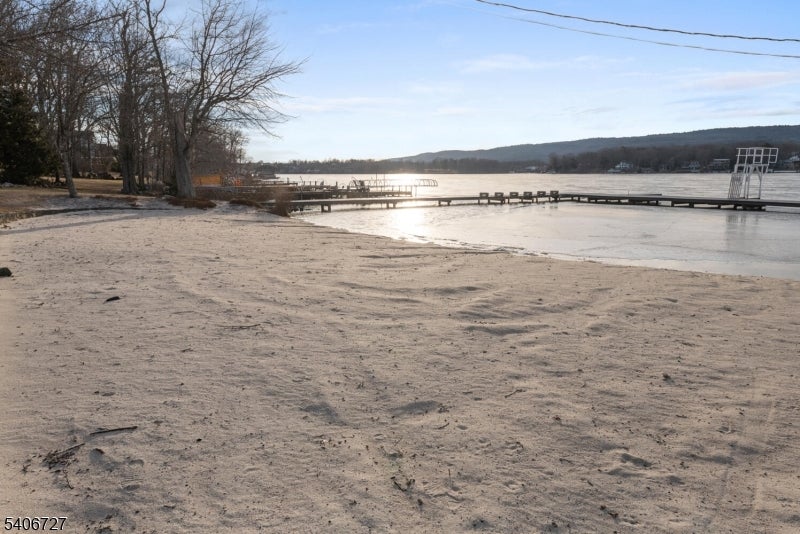 West Milford Twp., New Jersey, 07421, United States, 4 Bedrooms Bedrooms, ,4 BathroomsBathrooms,Residential,Active,2012909