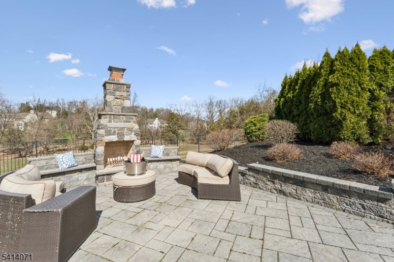 Branchburg Twp., New Jersey, 08876, United States, 5 Bedrooms Bedrooms, ,5 BathroomsBathrooms,Residential,Active,2028531