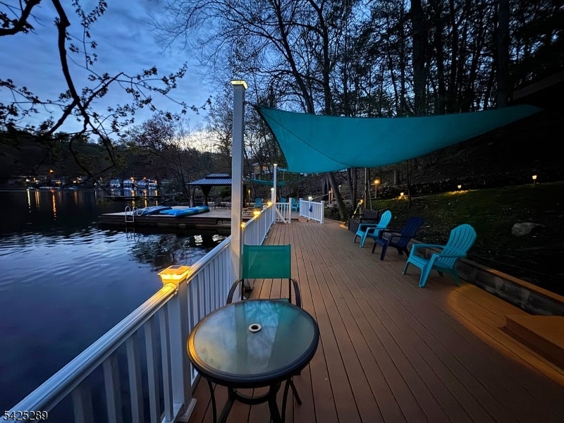 Hopatcong Boro, New Jersey, 07843, United States, 3 Bedrooms Bedrooms, ,2 BathroomsBathrooms,Residential,Active,2043452