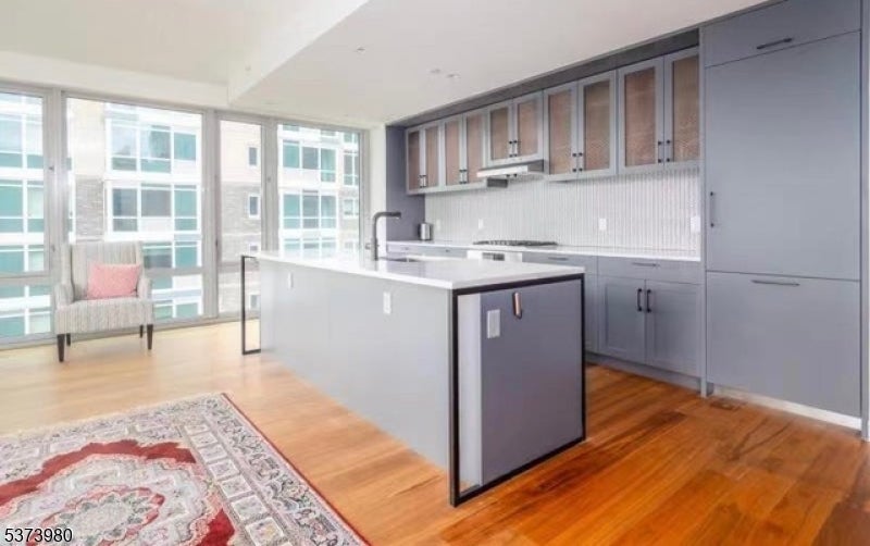 Jersey City, New Jersey, 07310, United States, 2 Bedrooms Bedrooms, ,3 BathroomsBathrooms,Residential,Active,1945487