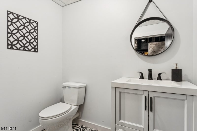 Branchburg Twp., New Jersey, 08876, United States, 5 Bedrooms Bedrooms, ,5 BathroomsBathrooms,Residential,Active,2028531