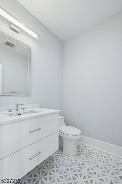 Livingston Twp., New Jersey, 07039, United States, 6 Bedrooms Bedrooms, ,6 BathroomsBathrooms,Residential,Active,1993679