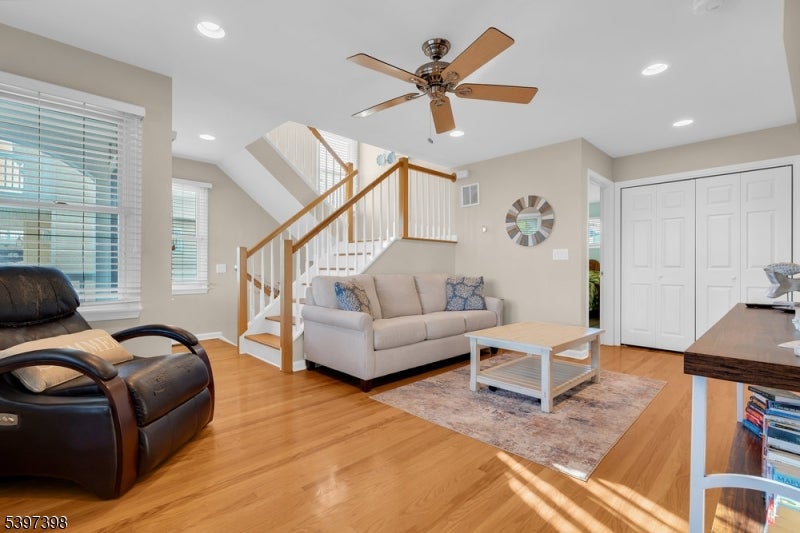 Ship Bottom Boro, New Jersey, 08008, United States, 5 Bedrooms Bedrooms, ,4 BathroomsBathrooms,Residential,Active,1996256