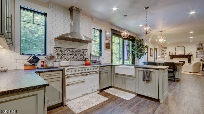 South Brunswick Twp., New Jersey, 08512, United States, 4 Bedrooms Bedrooms, ,4 BathroomsBathrooms,Residential,Active,1945517