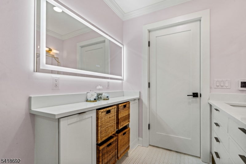 Roseland Boro, New Jersey, 07068, United States, 4 Bedrooms Bedrooms, ,4 BathroomsBathrooms,Residential,Active,2045395