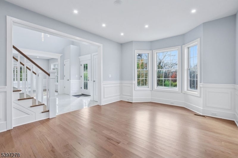 Livingston Twp., New Jersey, 07039, United States, 6 Bedrooms Bedrooms, ,6 BathroomsBathrooms,Residential,Active,1993679