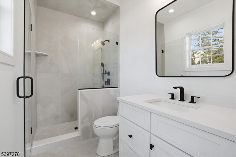 Livingston Twp., New Jersey, 07039, United States, 6 Bedrooms Bedrooms, ,6 BathroomsBathrooms,Residential,Active,1993679