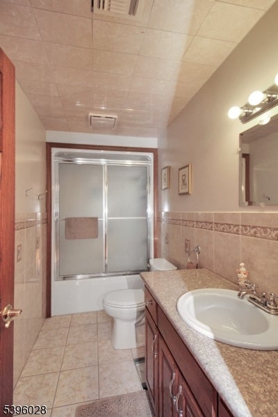 Blairstown Twp., New Jersey, 07832, United States, 6 Bedrooms Bedrooms, ,3 BathroomsBathrooms,Residential,Active,1988731