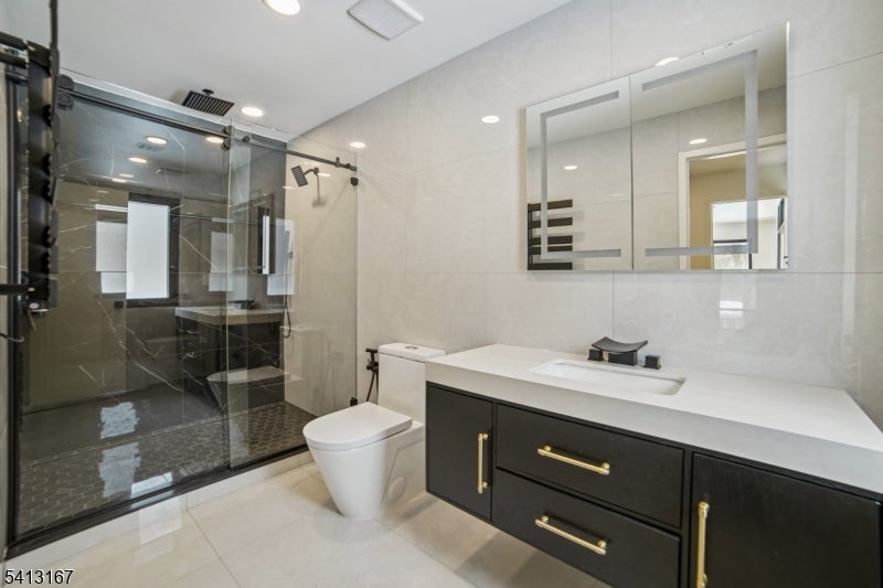 Parsippany-Troy Hills Twp., New Jersey, 07054, United States, 4 Bedrooms Bedrooms, ,4 BathroomsBathrooms,Residential,Active,2021957