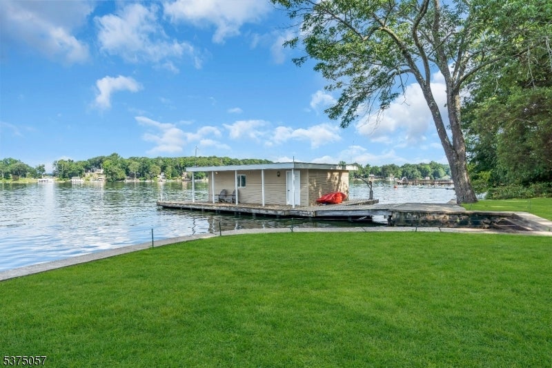 Jefferson Twp., New Jersey, 07849, United States, 5 Bedrooms Bedrooms, ,2 BathroomsBathrooms,Residential,Active,1905354
