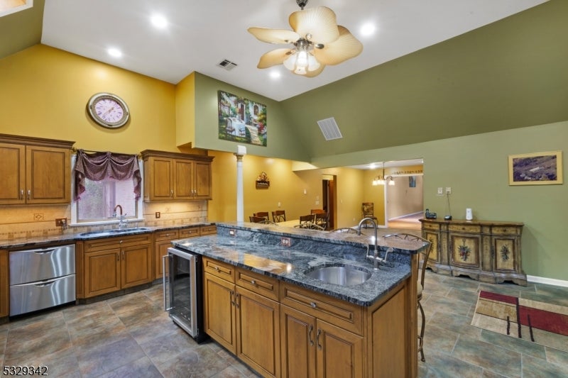 Washington Twp., New Jersey, 07853, United States, 3 Bedrooms Bedrooms, ,3 BathroomsBathrooms,Residential,Active,1964272