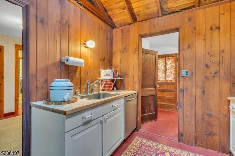 Hopatcong Boro, New Jersey, 07843, United States, 3 Bedrooms Bedrooms, ,2 BathroomsBathrooms,Residential,Active,1952050