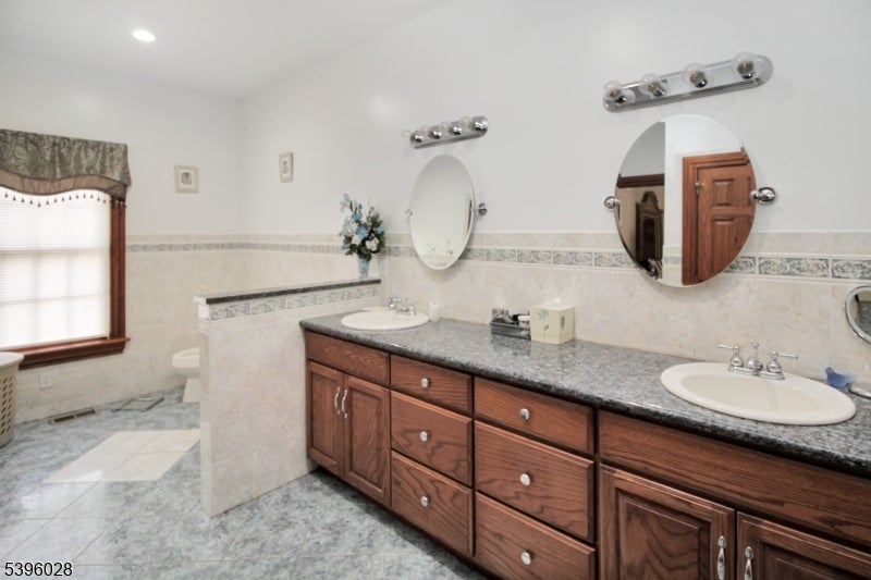 Blairstown Twp., New Jersey, 07832, United States, 6 Bedrooms Bedrooms, ,3 BathroomsBathrooms,Residential,Active,1988731