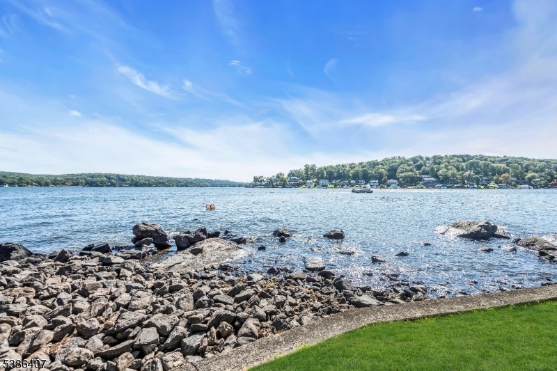 Hopatcong Boro, New Jersey, 07843, United States, 3 Bedrooms Bedrooms, ,2 BathroomsBathrooms,Residential,Active,1952050