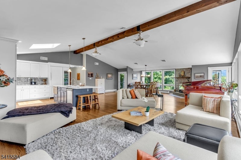 Hopatcong Boro, New Jersey, 07821, United States, 3 Bedrooms Bedrooms, ,3 BathroomsBathrooms,Residential,Active,2043427