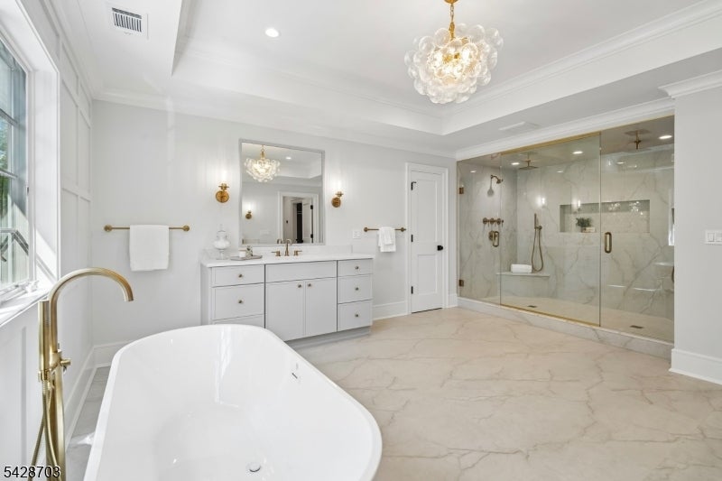 Millburn Twp., New Jersey, 07078, United States, 7 Bedrooms Bedrooms, ,8 BathroomsBathrooms,Residential,Pending,2052003