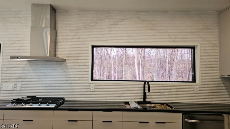 Parsippany-Troy Hills Twp., New Jersey, 07054, United States, 4 Bedrooms Bedrooms, ,4 BathroomsBathrooms,Residential,Active,2021957