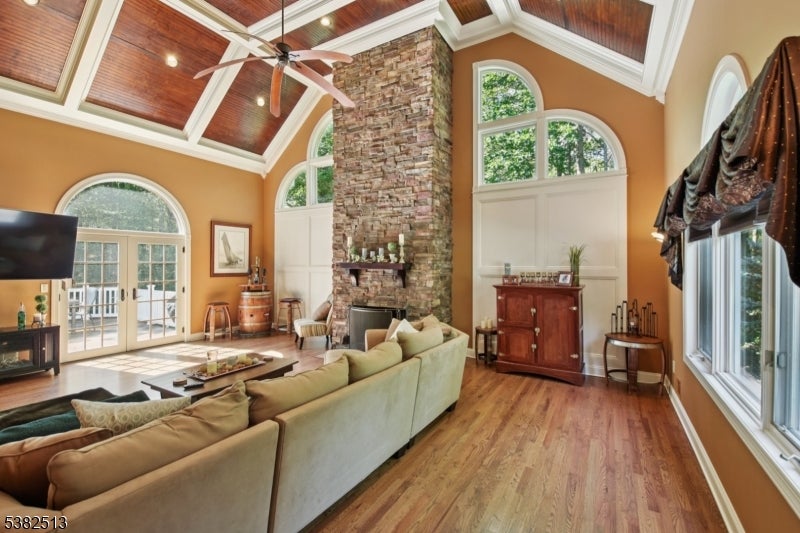 Warren Twp., New Jersey, 07059, United States, 5 Bedrooms Bedrooms, ,4 BathroomsBathrooms,Residential,Active,1945488