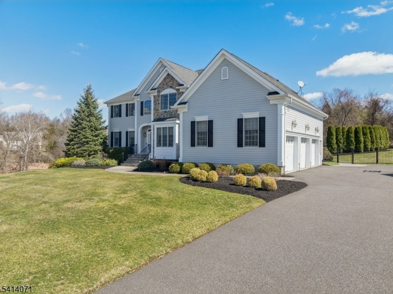Branchburg Twp., New Jersey, 08876, United States, 5 Bedrooms Bedrooms, ,5 BathroomsBathrooms,Residential,Active,2028531