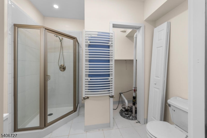 West Milford Twp., New Jersey, 07421, United States, 4 Bedrooms Bedrooms, ,4 BathroomsBathrooms,Residential,Active,2012909