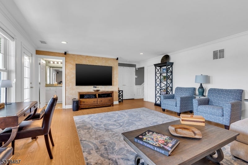 Mount Arlington Boro, New Jersey, 07856, United States, 3 Bedrooms Bedrooms, ,4 BathroomsBathrooms,Residential,Active,1914821