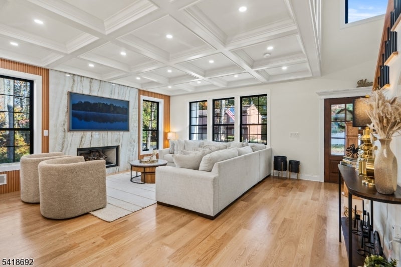 Roseland Boro, New Jersey, 07068, United States, 4 Bedrooms Bedrooms, ,4 BathroomsBathrooms,Residential,Active,2045395