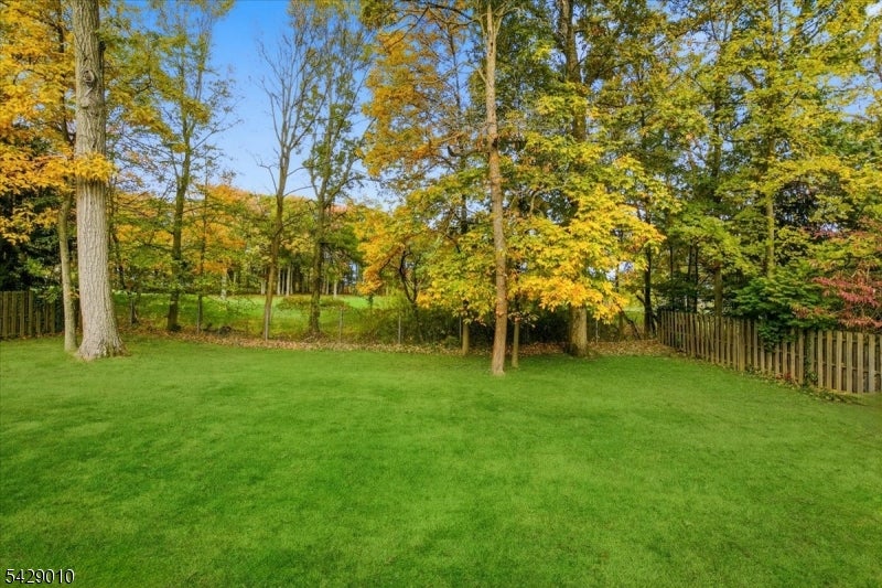 Millburn Twp., New Jersey, 07078, United States, 3 Bedrooms Bedrooms, ,4 BathroomsBathrooms,Residential,Active,2045397