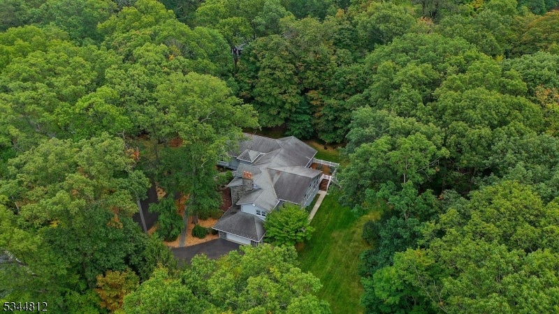 Watchung Boro, New Jersey, 07069, United States, 5 Bedrooms Bedrooms, ,4 BathroomsBathrooms,Residential,Active,1952610