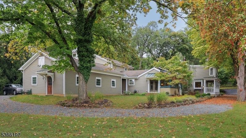 Watchung Boro, New Jersey, 07069, United States, 5 Bedrooms Bedrooms, ,4 BathroomsBathrooms,Residential,Active,1962192