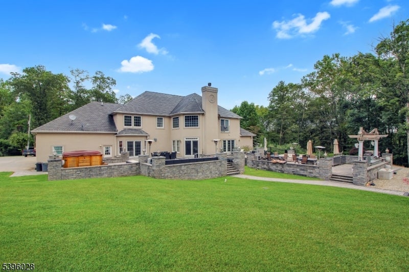 Blairstown Twp., New Jersey, 07832, United States, 6 Bedrooms Bedrooms, ,3 BathroomsBathrooms,Residential,Active,1988731